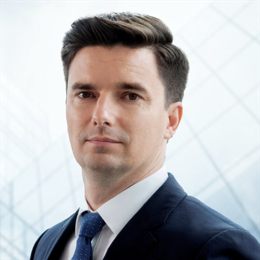 特朗普提出金卡计划以吸引顶尖留学生,力图解决人才短缺问题