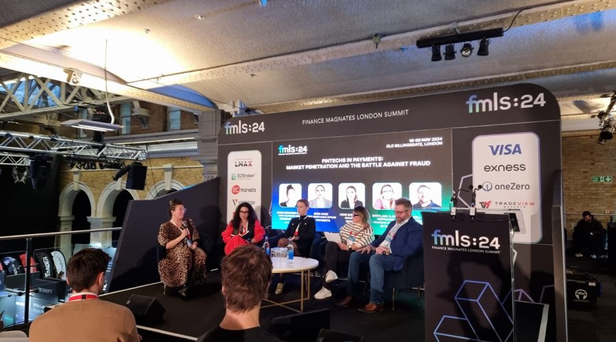 Snowflake(SNOW.US)Q4业绩超预期 强劲销售前景推动盘后飙涨